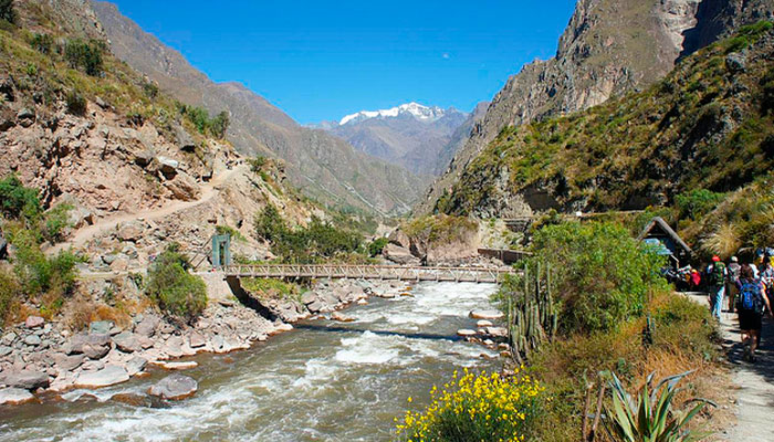 Trekking Standard Inca Trail Trek to Machu Picchu